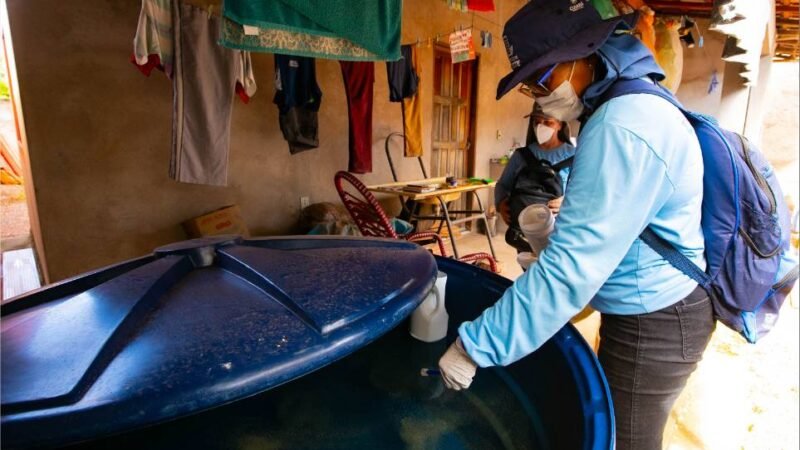 Prefeitura de Cuiabá reforça combate às arboviroses com uso de larvicida biológico