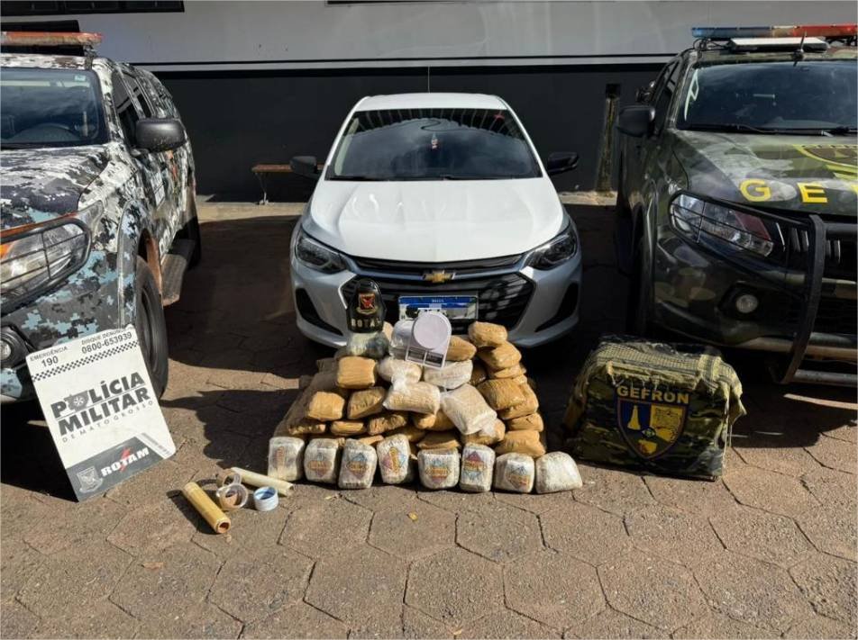 Rotam e Gefron apreendem 117 quilos de entorpecentes e recuperam carro furtado em Várzea Grande