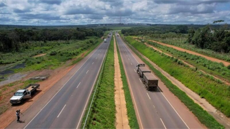 Governo de MT antecipa cronograma e projeta conclusão da duplicação da BR-163 em 2026