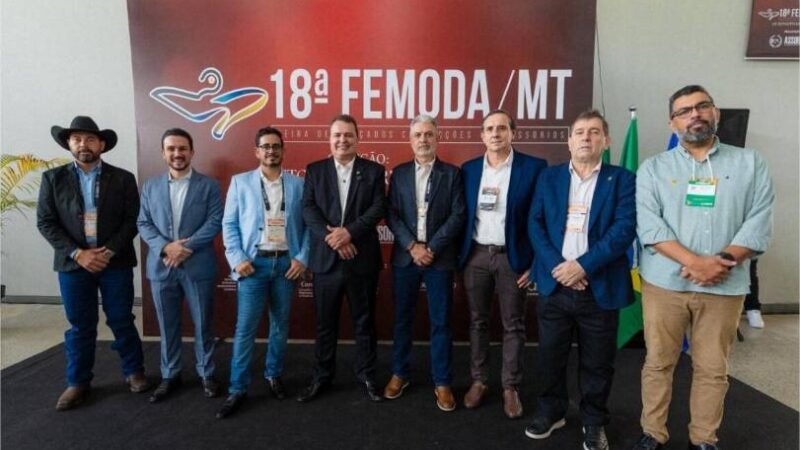 Presidente Max Russi participa da abertura 18ª FEMODA