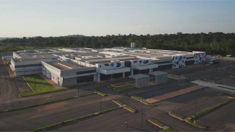 Obras dos quatro novos Hospitais Regionais avançam em Mato Grosso