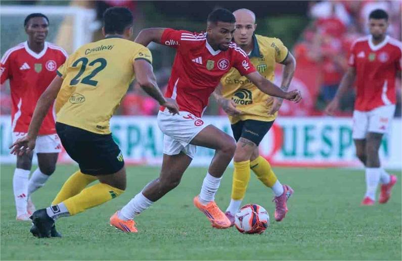 Internacional vacila no fim e leva virada do Ypiranga pelo Gaúcho