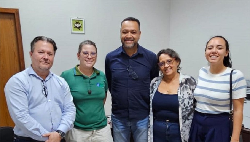 Organizada limpeza com piquenique no Parque Tanque do Fancho em Várzea Grande