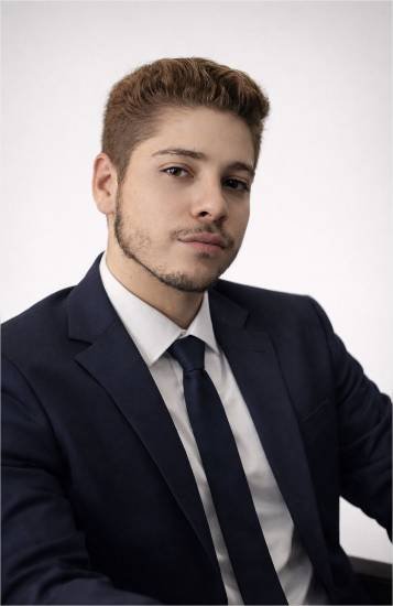 A “Lei de Gaga” e a Fibromialgia: quando a dor invisível finalmente encontra reconhecimento jurídico