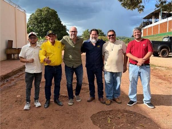 Beto Dois a Um e Fabio Garcia viabilizam 100 toneladas de massa asfáltica para Rosário