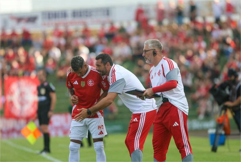 Auxiliar minimiza derrota e confia em evolução do Internacional