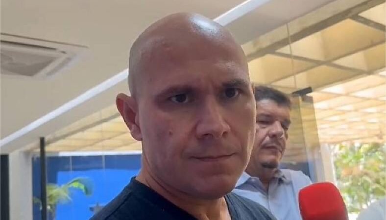 Abilio diz que presidente da Câmara era “tchuthuca” do Kalil e agora é tigrão com Flávia Moretti