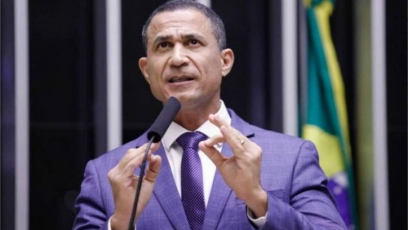 Deputado Coronel Assis aponta que desfile usou dinheiro público para promover Lula e praticar intolerância religiosa