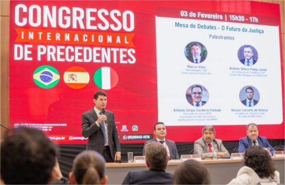 Alisson Alencar debate futuro da Justiça e inteligência artificial em congresso internacional do TJMT