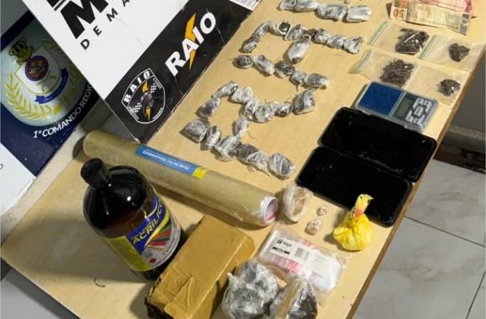 Policiais da Companhia Raio prendem dois homens por tráfico e apreendem 57 porções