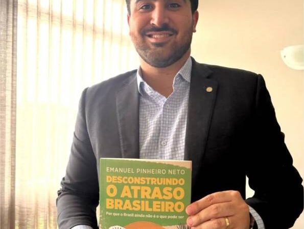 Emanuelzinho lança livro sobre desenvolvimento nacional; custa R$ 36