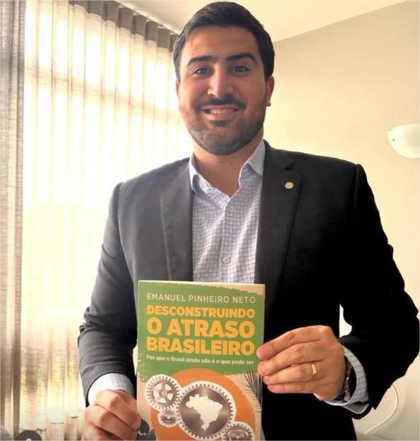Emanuelzinho lança livro sobre desenvolvimento nacional; custa R$ 36