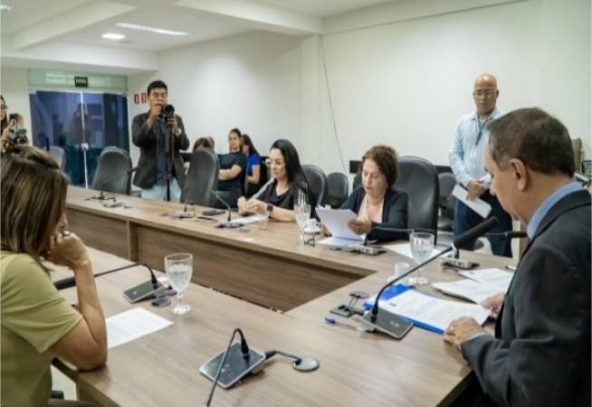 Câmara de Cuiabá aprova projeto que garante auxílio a servidoras durante licença-maternidade