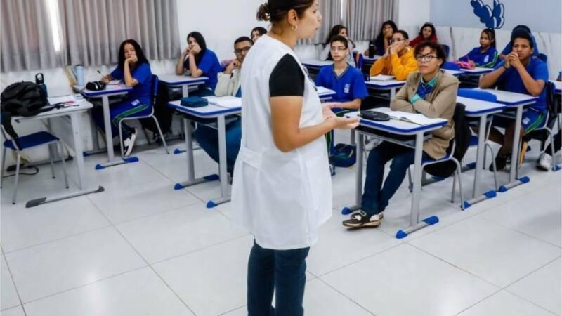Seduc intensifica programa para recuperar aprendizagem no Ensino Médio com mobilização de famílias