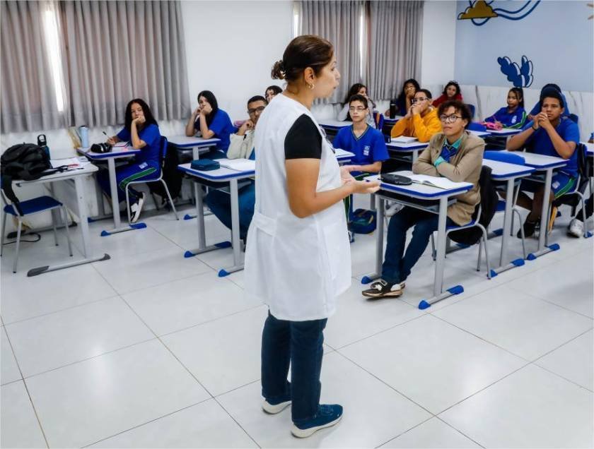 Seduc intensifica programa para recuperar aprendizagem no Ensino Médio com mobilização de famílias