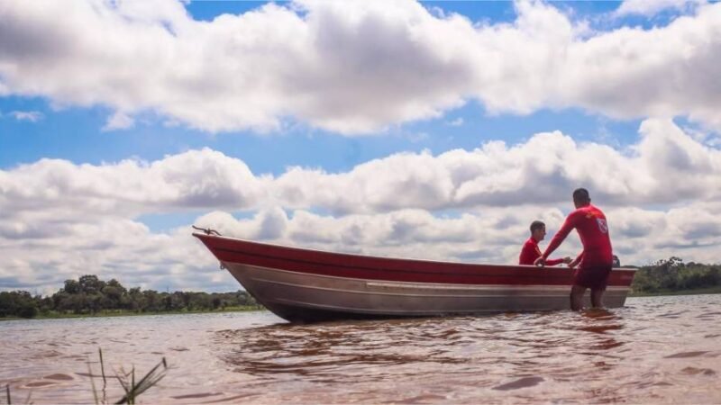 Bombeiros salvam mulher arrastada pela correnteza do Rio Araguaia
