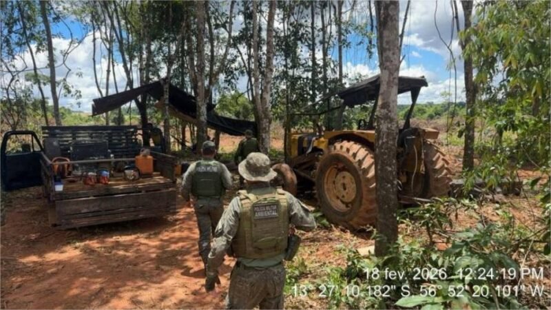 Batalhão Ambiental apreende tratores e maquinários na zona rural de São José do Rio Claro