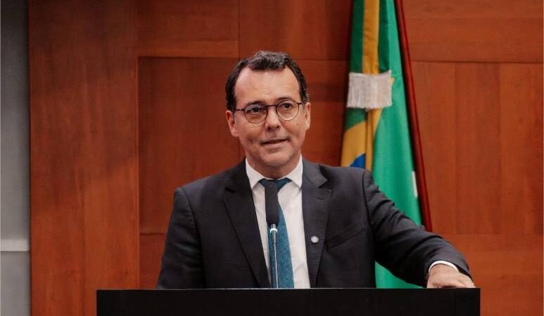 Lúdio pede explicações ao governo de MT sobre obra que causou erosão no Morro de Santo Antônio