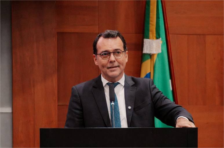 Lúdio pede explicações ao governo de MT sobre obra que causou erosão no Morro de Santo Antônio