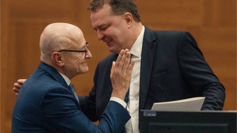 Max empossa Pivetta e destaca “desenvolvimento do estado” na despedida de Mauro