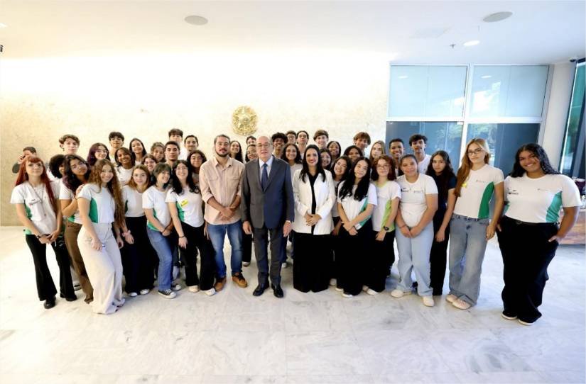 Alunos do IFMT acompanham sessão no STF e vivenciam os Três Poderes em Brasília