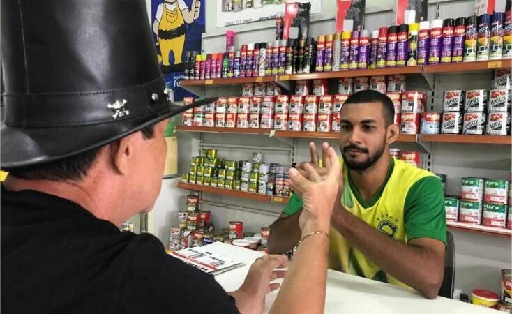 Hipnose e humor prometem experiência inédita em Cuiabá com espetáculo comandado pelo hipnólogo Coronel Outo no dia 25 de abril