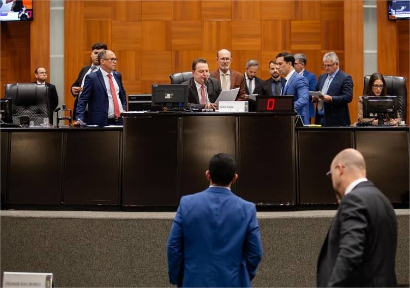 CPI da Saúde é oficializada com líder do governo e maioria da base de Mauro