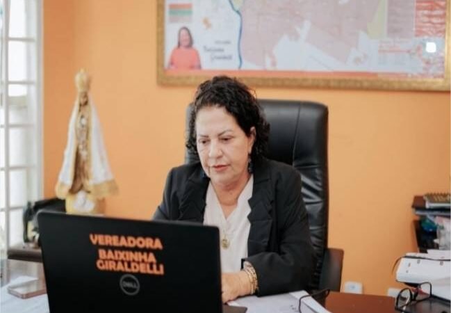 Baixinha esclarece reajuste na tarifa de água e defende acesso ao serviço para toda a população