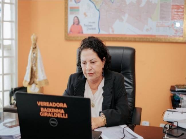 Baixinha esclarece reajuste na tarifa de água e defende acesso ao serviço para toda a população