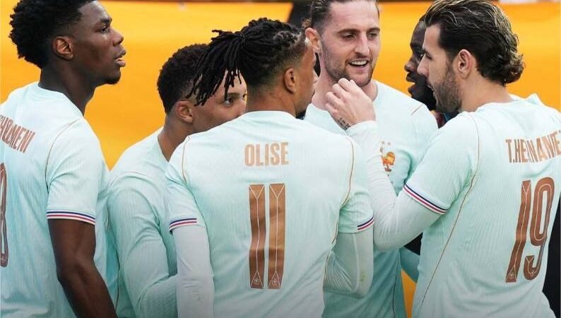 Como a menos, França se impõe e vence o desfalcado Brasil