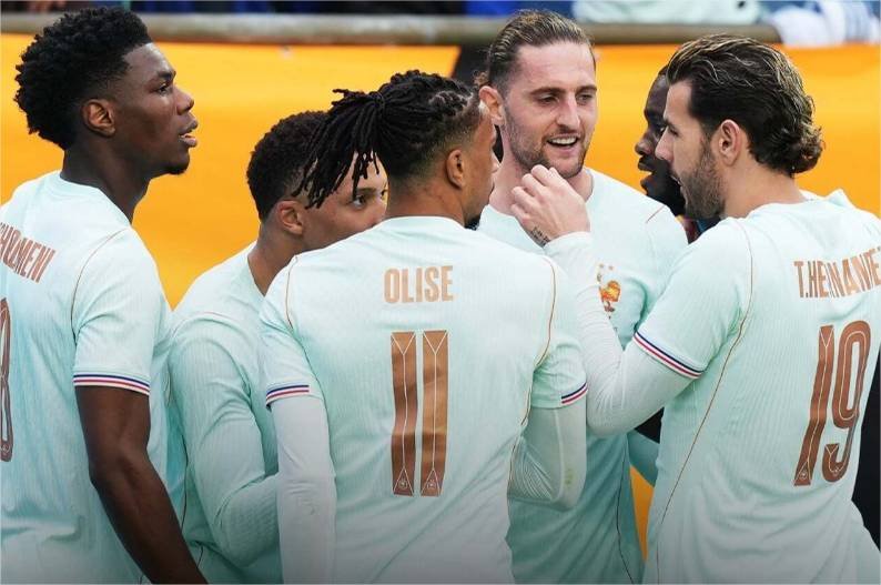 Como a menos, França se impõe e vence o desfalcado Brasil