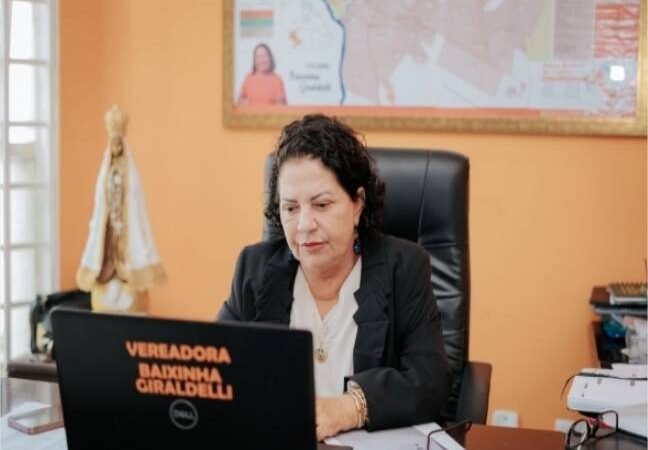 Baixinha rebate críticas e destaca avanços para o Pedra 90