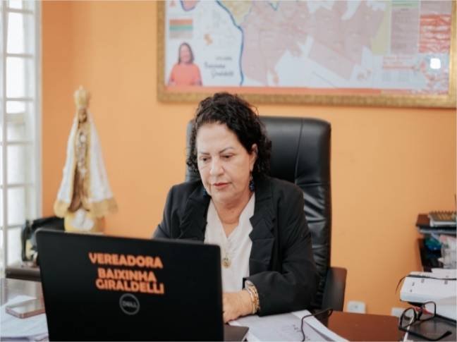 Baixinha rebate críticas e destaca avanços para o Pedra 90