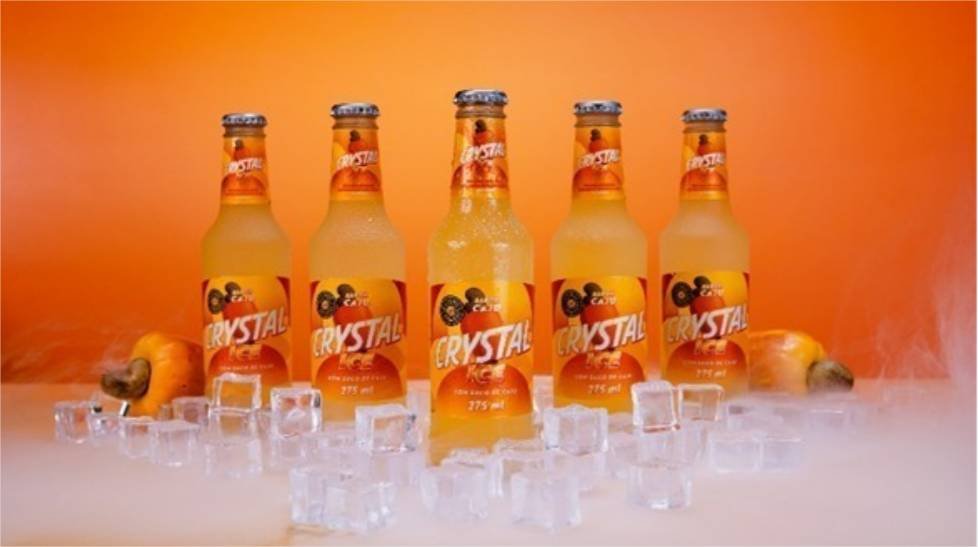 Crystal Ice lança bebida inédita sabor caju, feita com suco da fruta do Nordeste