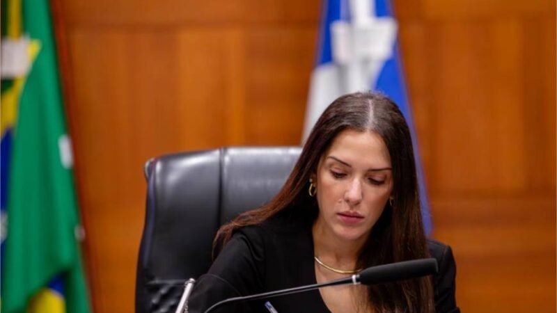 Janaina rebate Mauro Mendes e diz que ‘inconstitucional é o desconto’ em aposentadorias