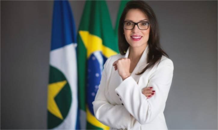 Janaína Riva rompe com o PT e puxa o MDB de MT para o campo de Flávio Bolsonaro