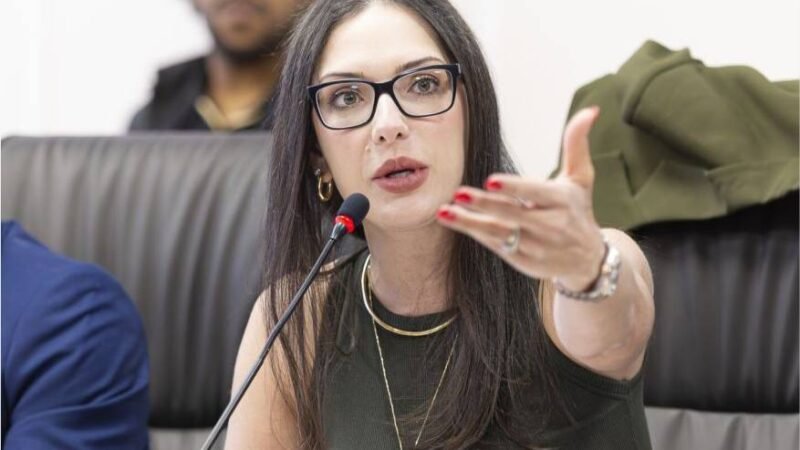 “Isso nunca aconteceu; sou candidata ao Senado”, diz Janaína
