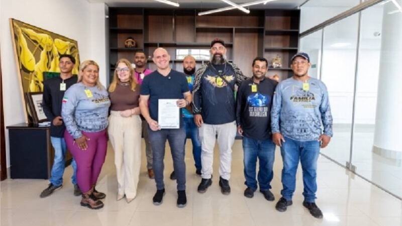 Motoboys agradecem sanção de lei que garante melhorias em pontos de parada em Cuiabá