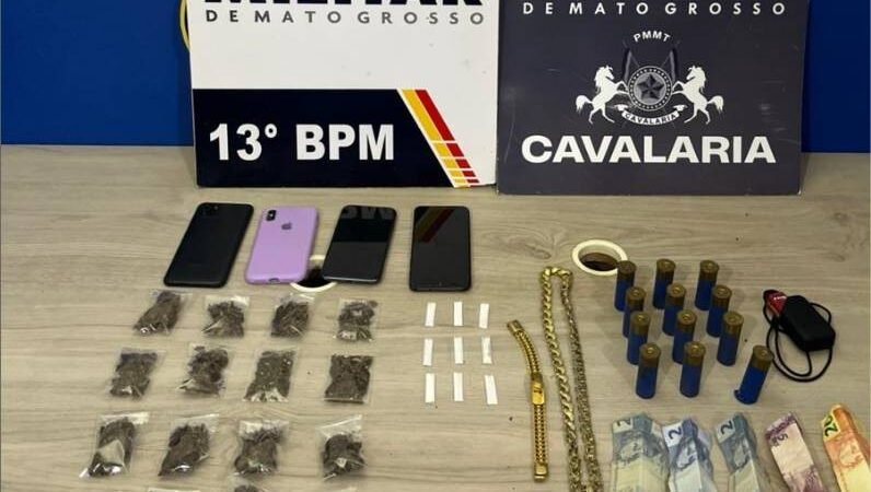 Cavalaria da Polícia Militar detém oito pessoas por tráfico de drogas