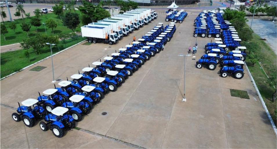 Governo de MT realiza entregas de máquinas para fortalecer agricultura familiar de 99 municípios