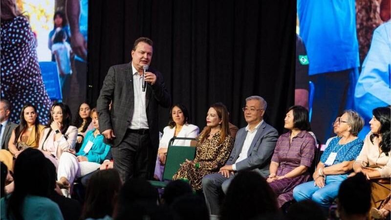 Max Russi prestigia evento da primeira-dama Virginia Mendes em homenagem às servidoras públicas