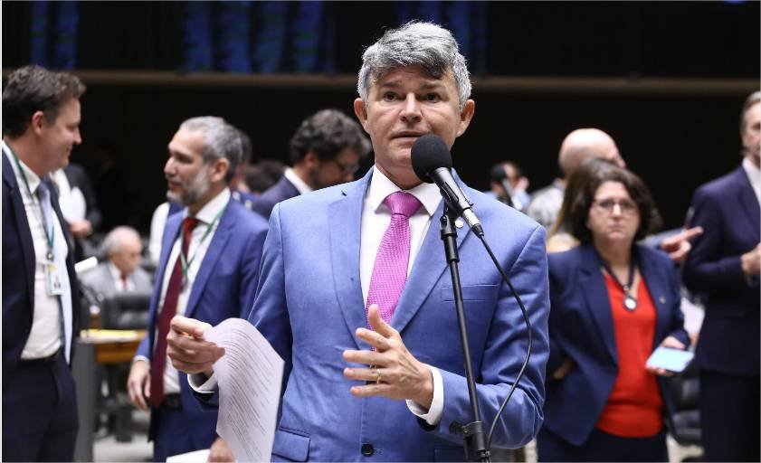 Medeiros cobra esclarecimentos sobre mortes ligadas ao Banco Master e rombo no INSS