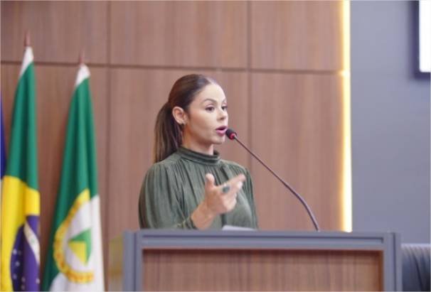 Michelly Alencar comemora inauguração da USF Pedregal