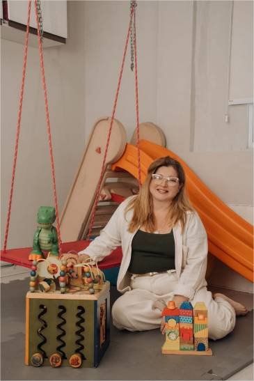 Estamos estimulando demais e sustentando de menos: o erro silencioso no cuidado com as crianças