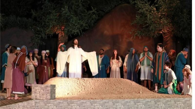 Governo de MT abre Auto da Paixão de Cristo com programação gratuita na Arena Pantanal