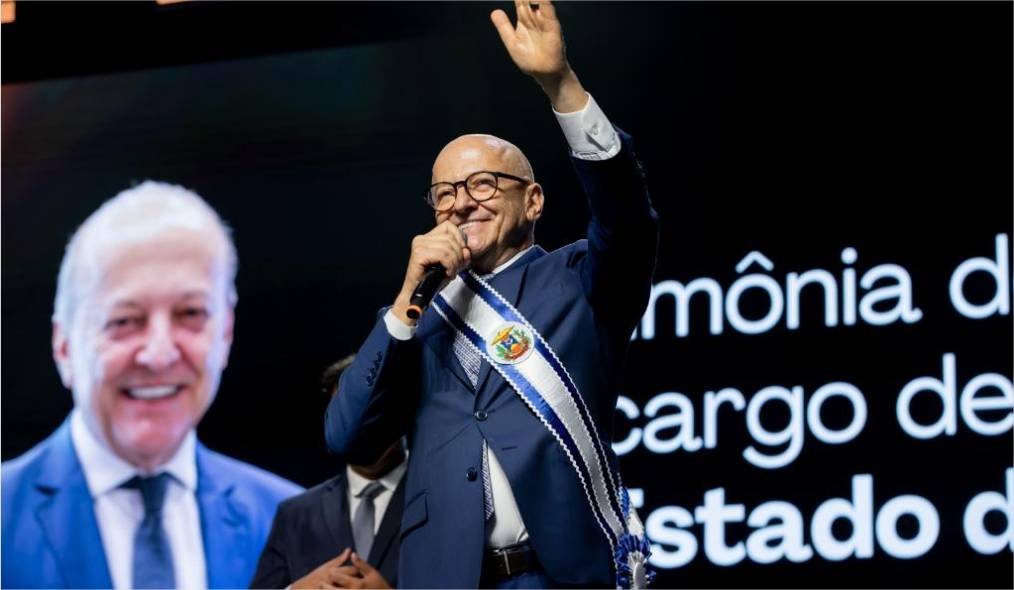 Otaviano Pivetta recebe faixa de governador e reforça compromisso de seguir com investimentos em todas as áreas