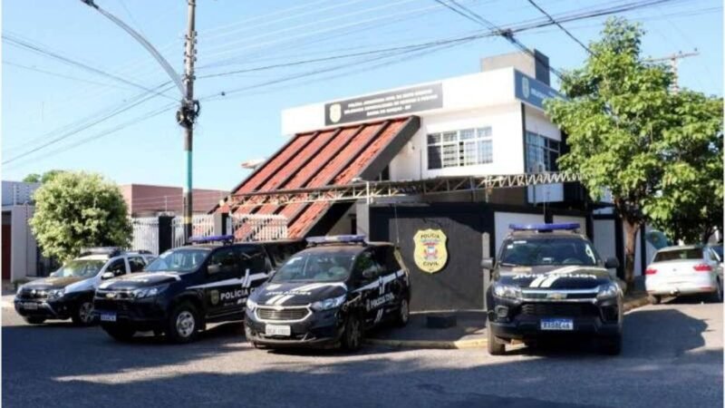 Polícia Civil prende 5 homens por furto de peças de carnes nobres de supermercado