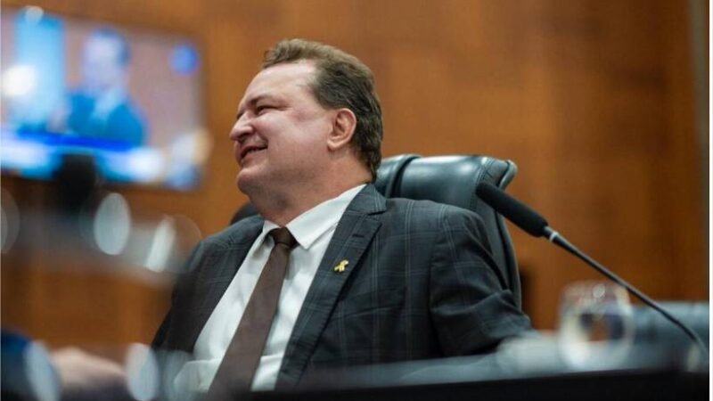 PL de Max Russi garante que pais acompanhem de perto a evolução de alunos da educação especial