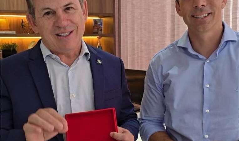 Governador recebe prêmio nacional por alfabetização na idade certa