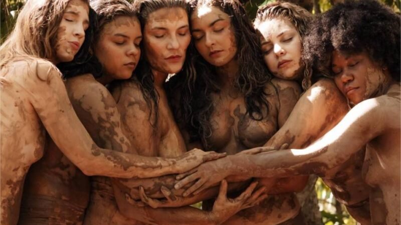 Espetáculo une dança, teatro e música para celebrar ancestralidade e protagonismo feminino